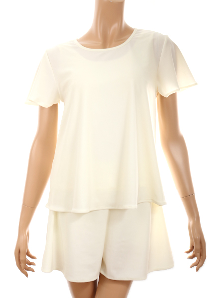 同シリーズのキュロット(ホワイト)とコーディネート