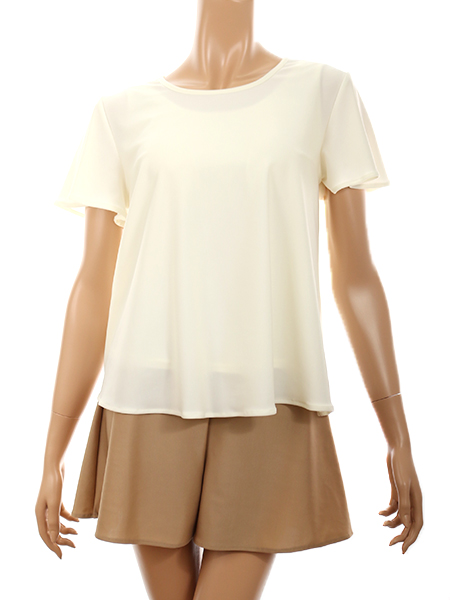 同シリーズのキュロット(ベージュ)とコーディネート