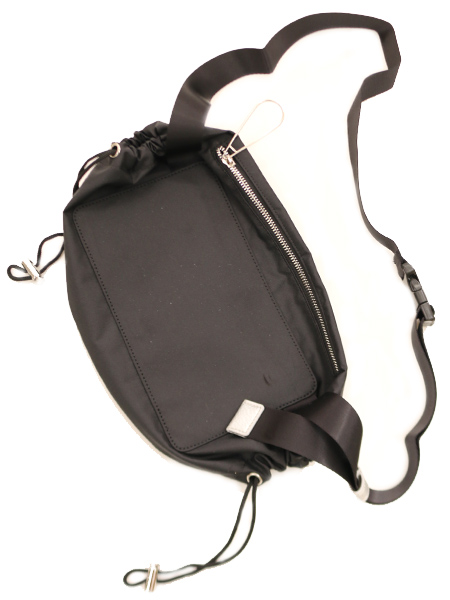 美品　 peak ボディバッグ Peak Design ボディバッグ - メルカリ