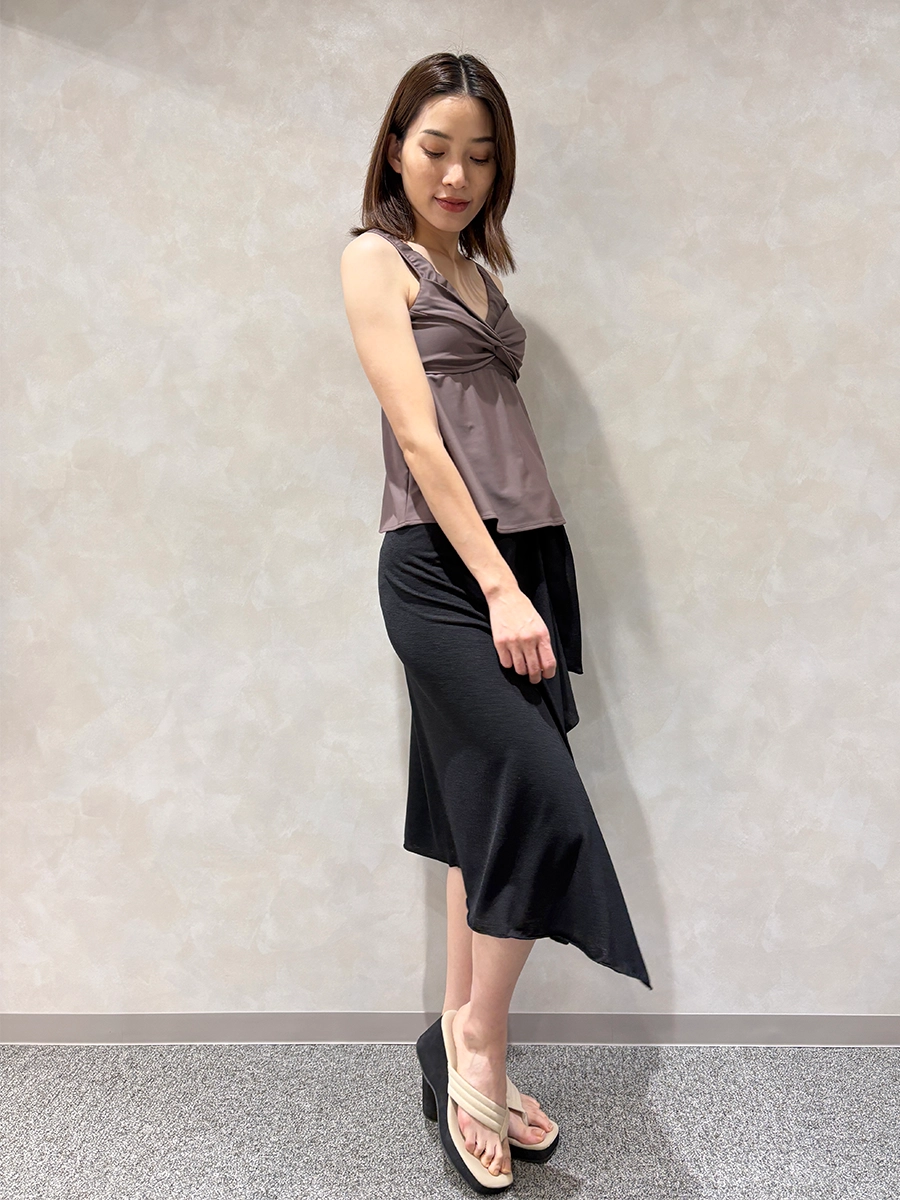 無地Vネックキャミソールビキニ(235009)｜水着ブランドの【PEAK&PINE